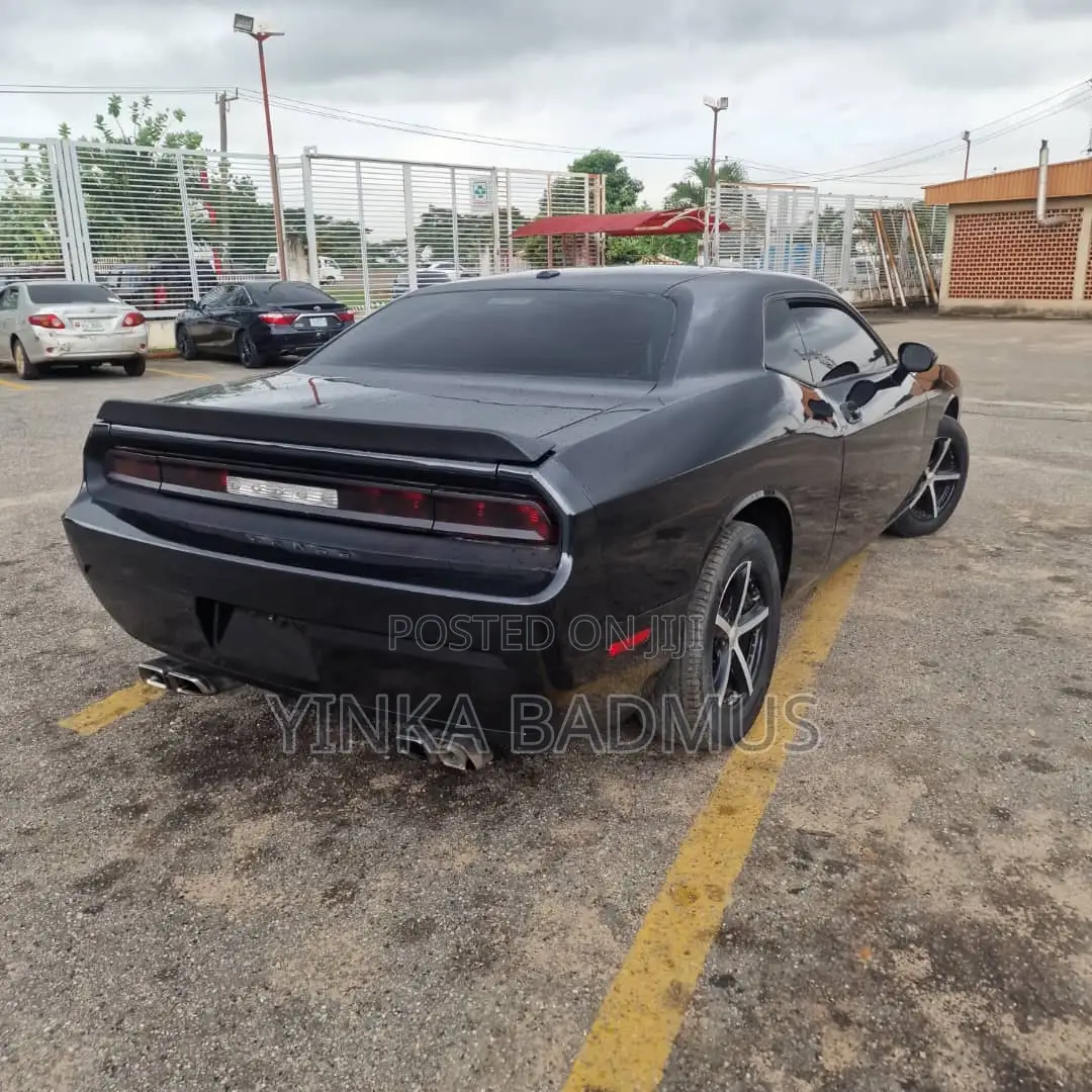 Dodge Challenger 2011 Black