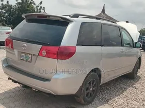 Toyota Sienna 2006 Silver