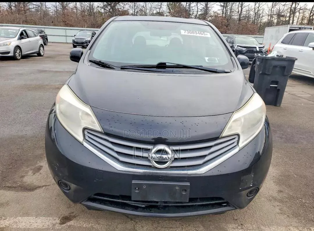 Nissan Versa 2014 Gray