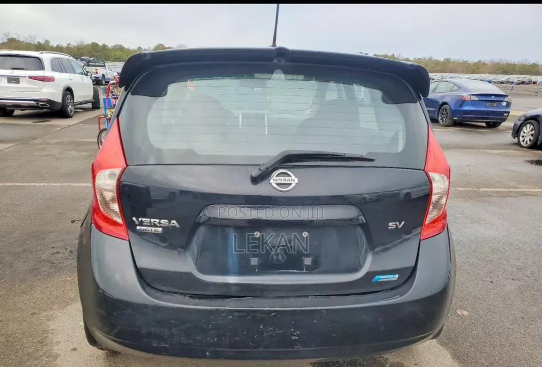 Nissan Versa 2014 Gray