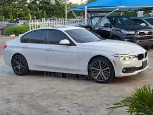 BMW 320i 2019 White