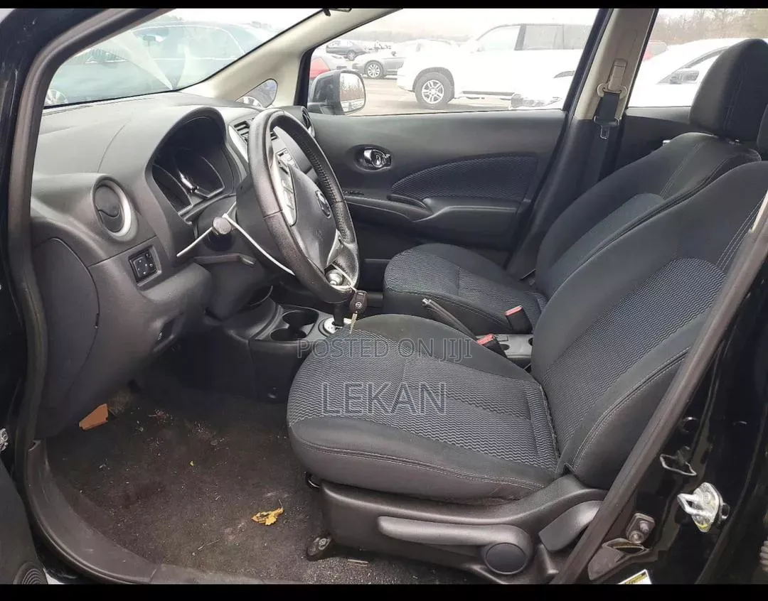 Nissan Versa 2014 Gray