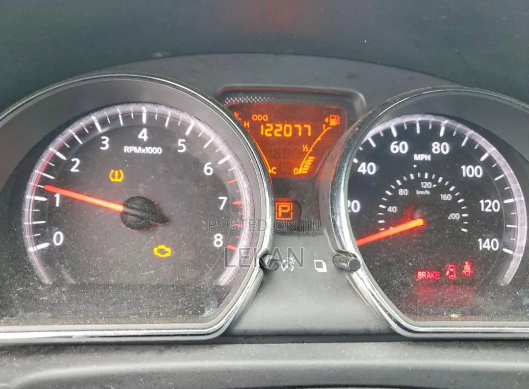 Nissan Versa 2014 Gray