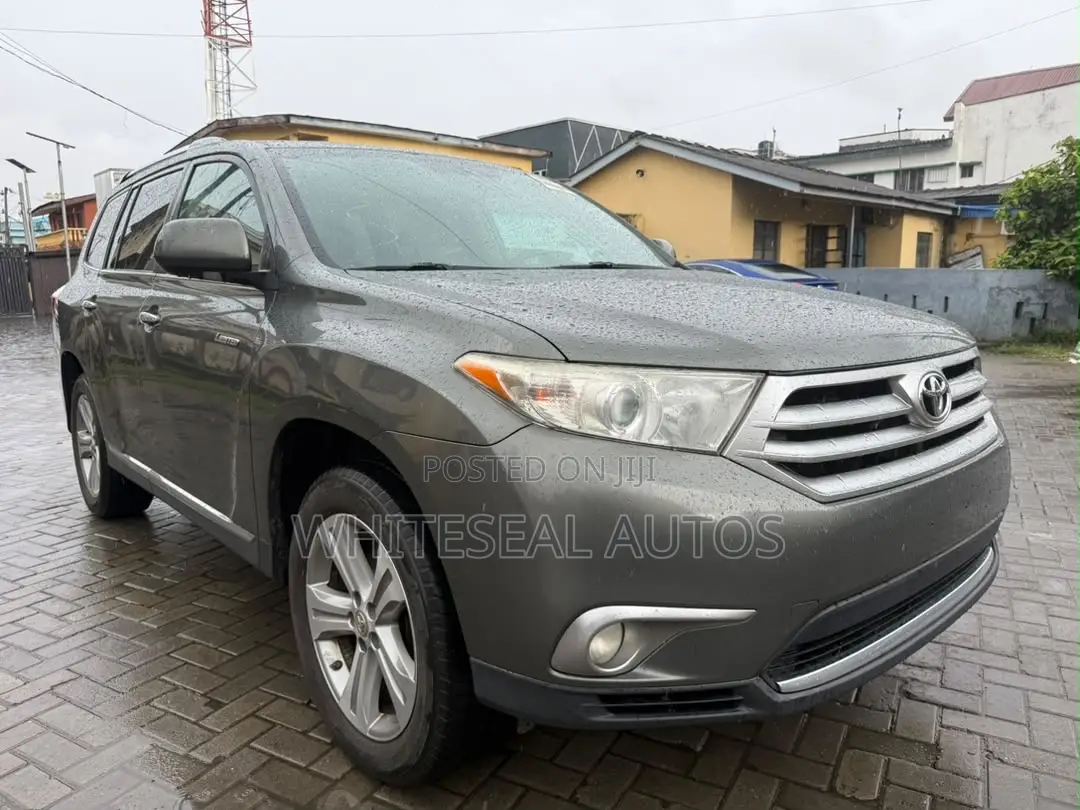 Toyota Highlander Limited 2012 Green