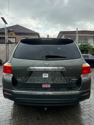 Toyota Highlander Limited 2012 Green