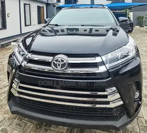 Toyota Highlander XLE 4x2 V6 (3.5L 6cyl 8A) 2017 Black