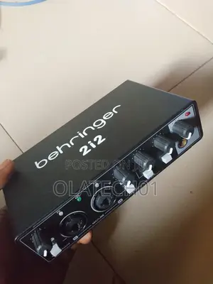 Behringer 2i2 Sound Card