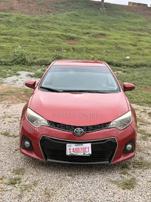 Toyota Corolla 2015 Red