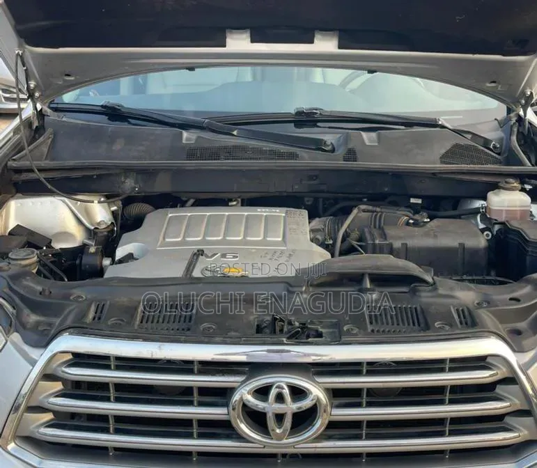 Toyota Highlander 2010 Silver