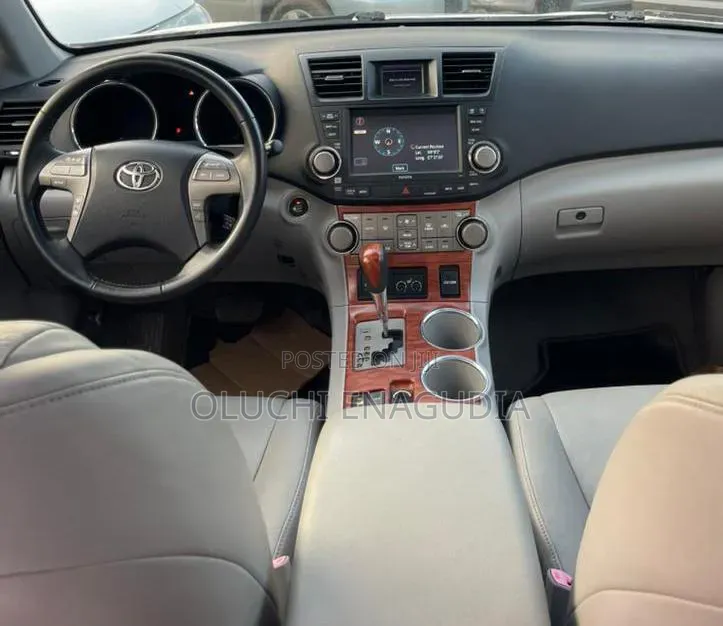 Toyota Highlander 2010 Silver