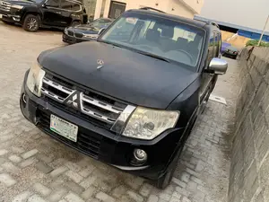 Mitsubishi Pajero 3.2 Di-Dc GLS 2012 Black