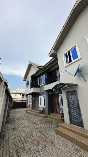 Furnished 2bdrm Block of Flats in Oluode, Oluyole Estate for sale