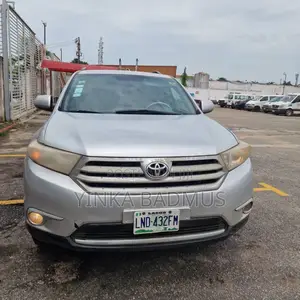 Toyota Highlander Limited 2011 Silver