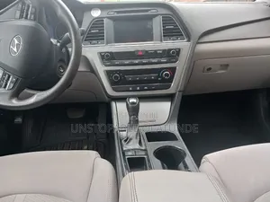 Hyundai Sonata Base Sedan FWD (2.4L 4cyl 6A) 2016 White