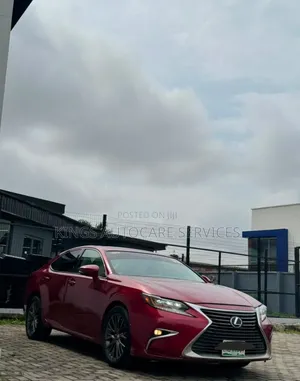 Lexus ES 2013 Red