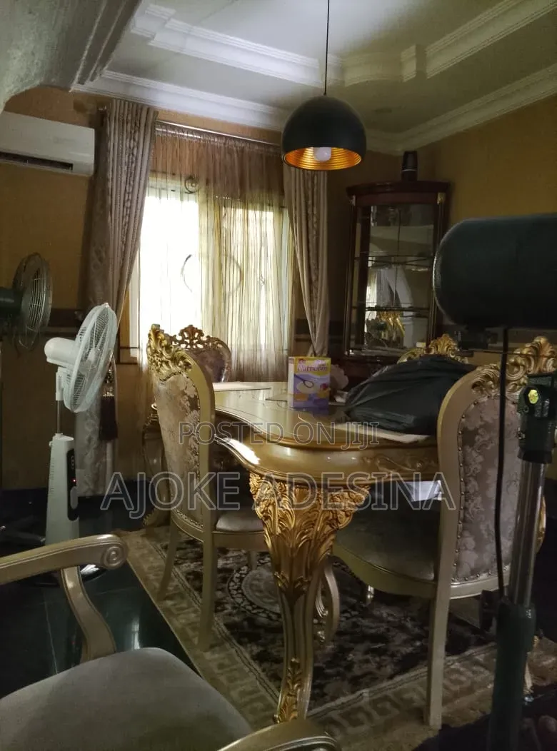 Dinning Table