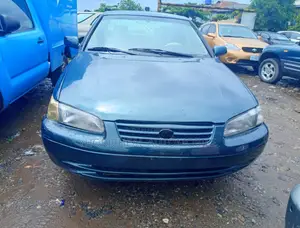Toyota Camry LE V6 4dr Sedan (3.0L 6cyl 4A) 2001 Green