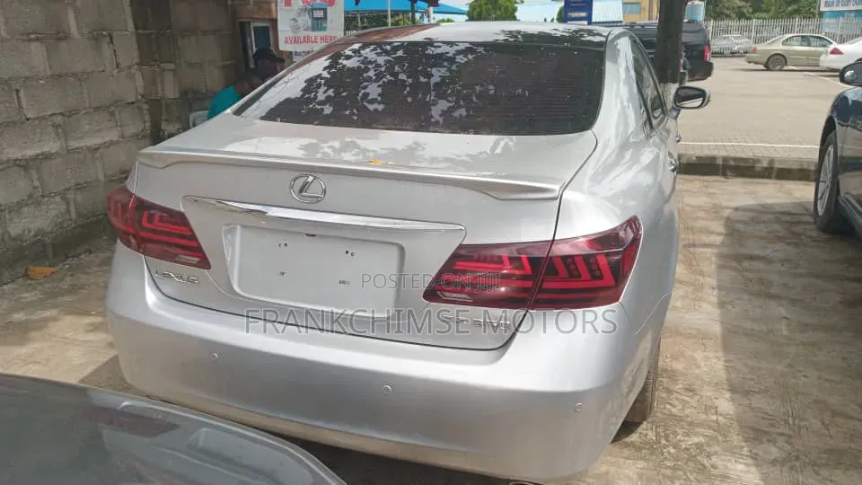 Lexus ES 2012 Silver