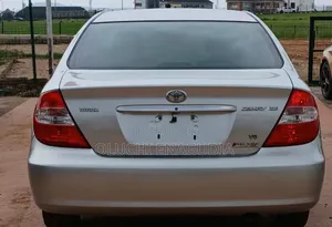 Toyota Camry 2004 Silver