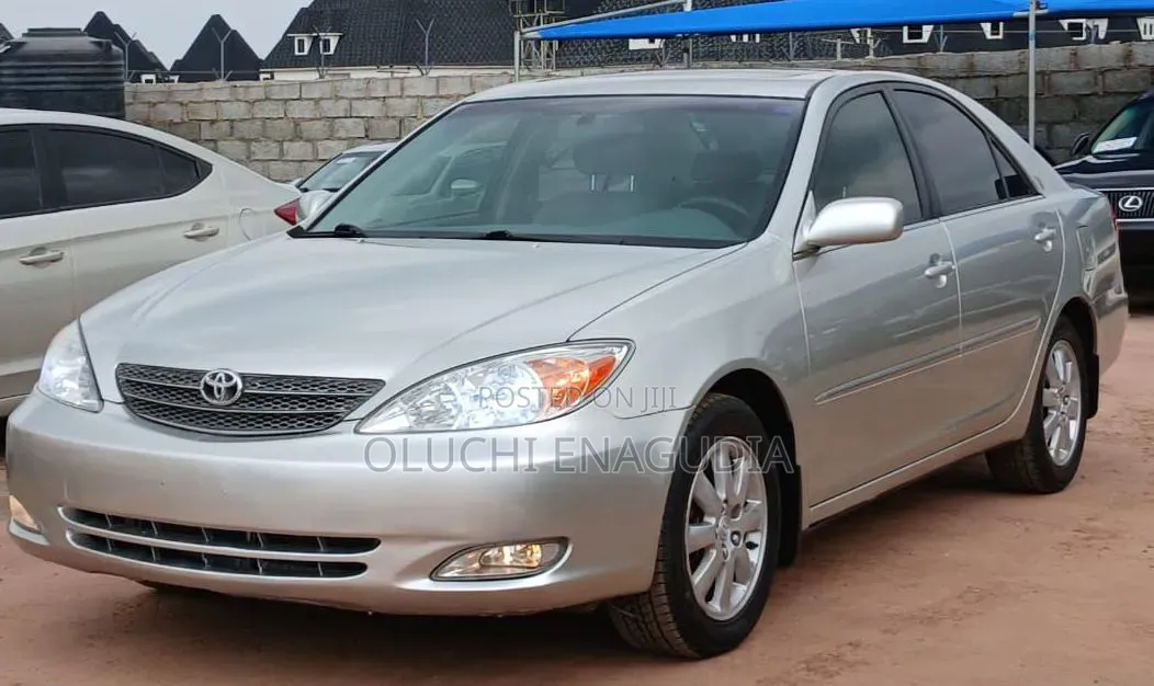 Toyota Camry 2004 Silver