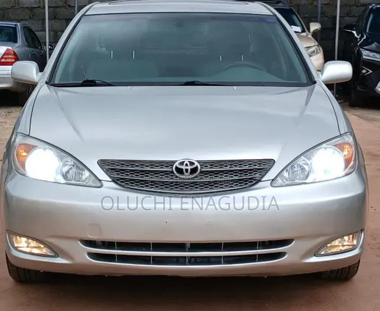 Toyota Camry 2004 Silver