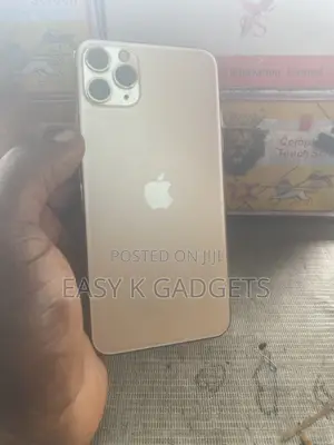 Apple iPhone 11 Pro Max 64 GB Green