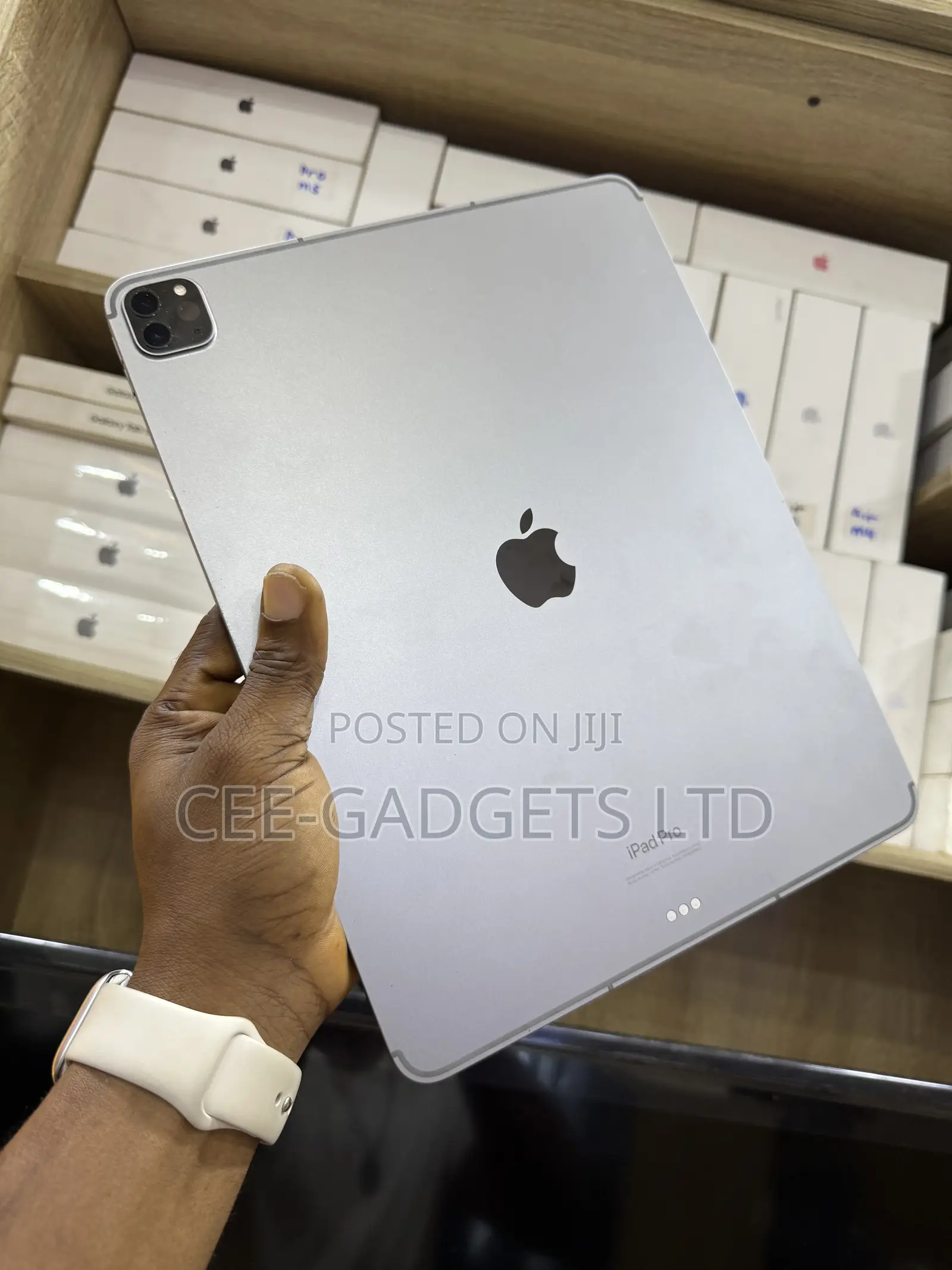 Apple iPad Pro 12.9 (2022) 128 GB Silver