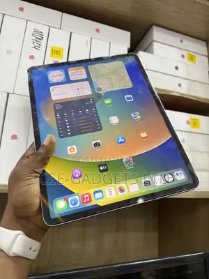 Apple iPad Pro 12.9 (2022) 128 GB Silver