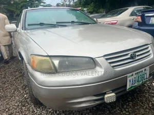 Toyota Camry 2000 Silver