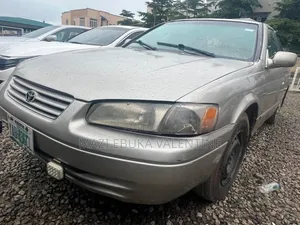 Toyota Camry 2000 Silver