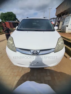 Toyota Sienna 2006 White