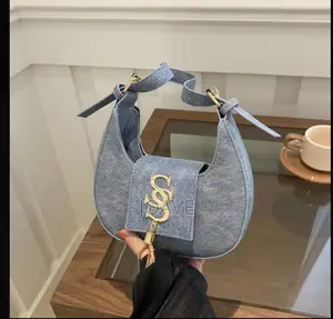 Women's Pu Handbag With Buckle Closure