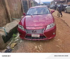 Lexus ES 2014 Red