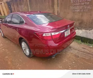 Lexus ES 2014 Red