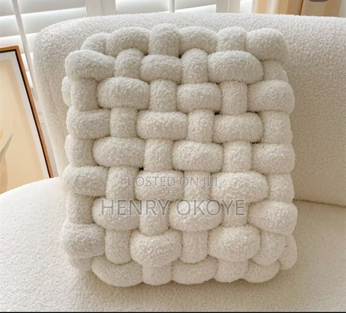 Bouku Square Pillow