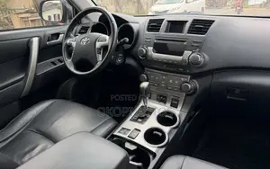 Toyota Highlander 2012 Silver
