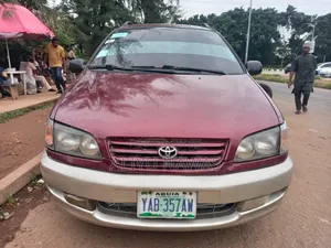 Toyota Picnic 2.0 FWD 2004 Red