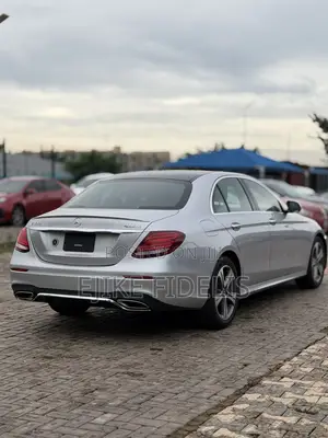 Mercedes-Benz E300 4Matic AWD Sedan (2.0L 4cyl 9A) 2017 Silver