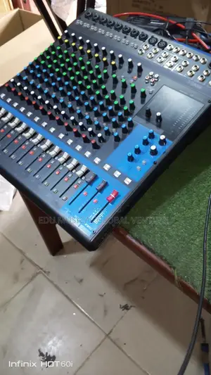 Yamaha Mixer