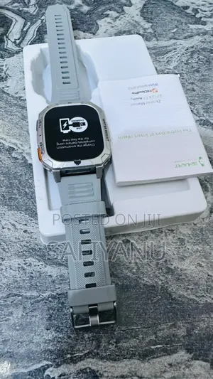 Silvery Watch, Plasti Case, 1400mah, 120-Day Standby, 120+Sports Mode