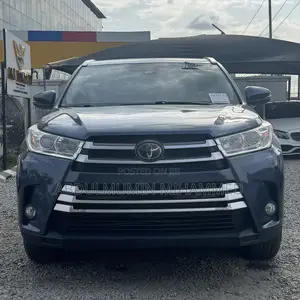 Toyota Highlander 2018 Blue