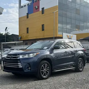 Toyota Highlander 2018 Blue