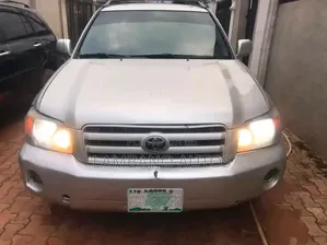 Toyota Highlander 2005 Gold