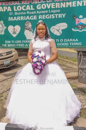 Beautiful White Ball Gown Wedding Dress - Uk 14/16 - Lagos