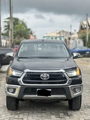 Toyota Hilux 2023 Black