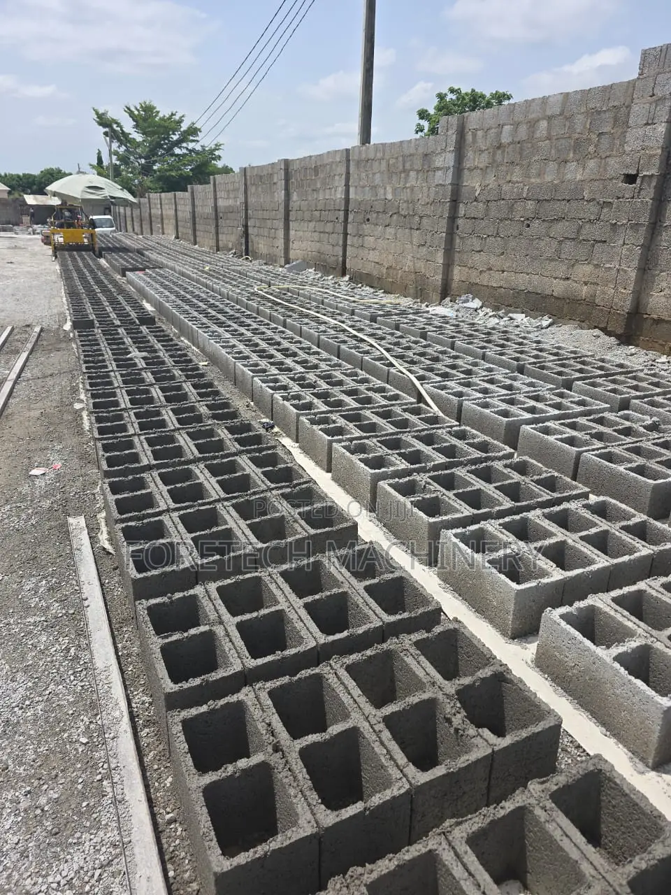 Concrete Block Molding Machine