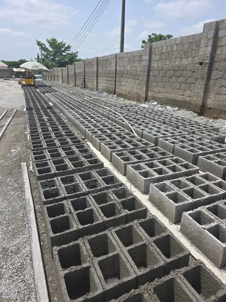 Concrete Block Molding Machine