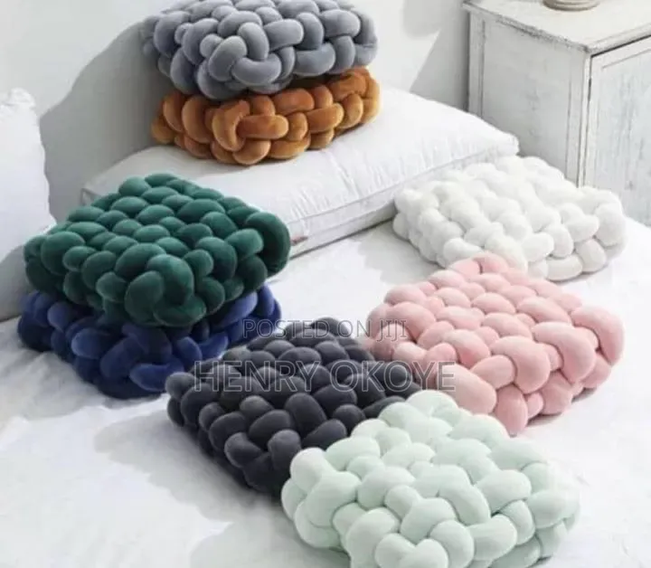Bouku Square Pillow