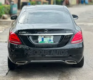 Mercedes-Benz C300 2016 Black