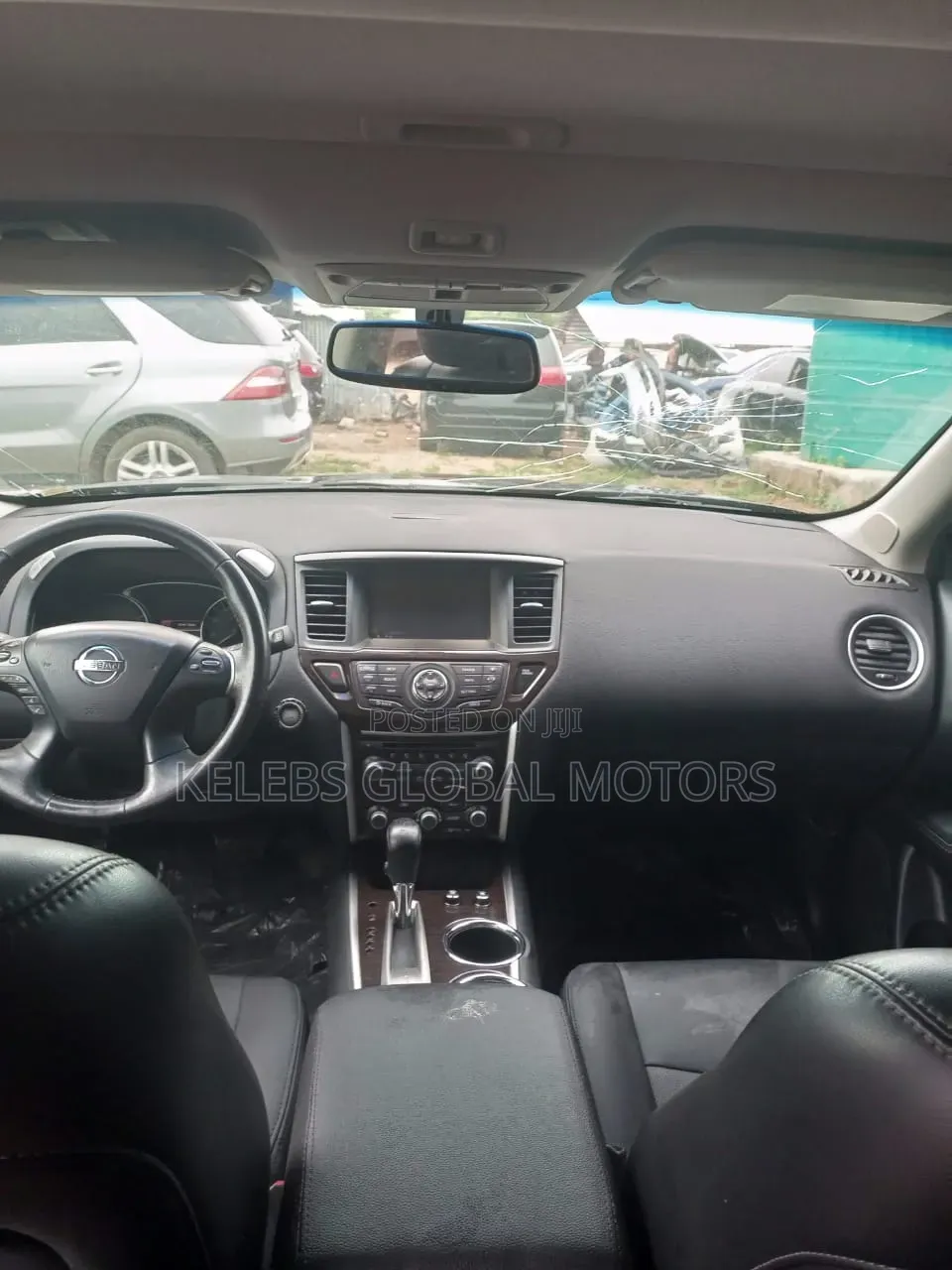 Nissan Pathfinder 2015 Black